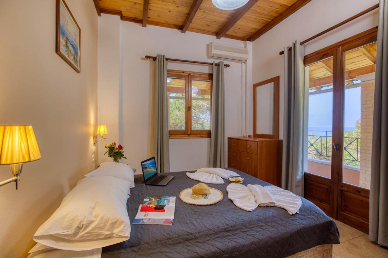 Ágios Matthaíos Christinas Apartments מראה חיצוני תמונה