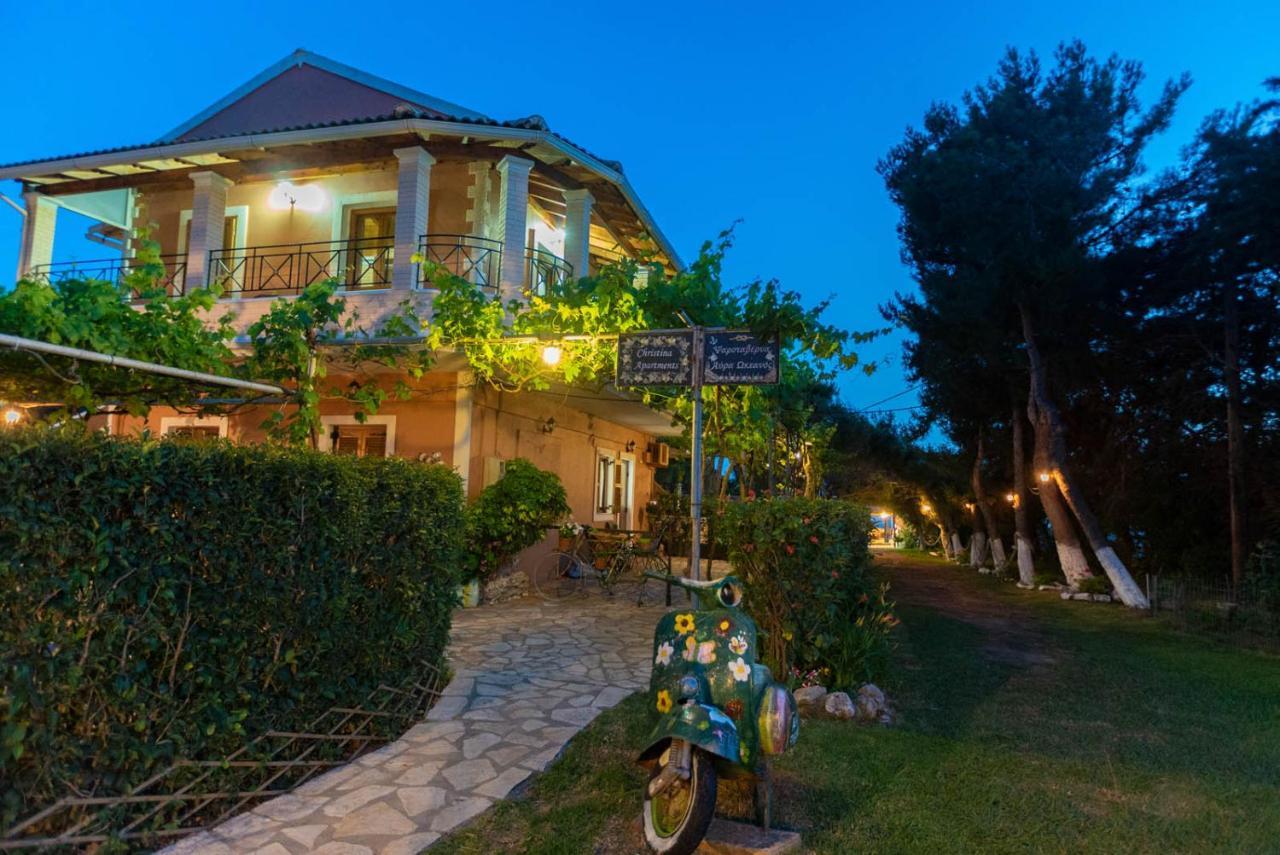 Ágios Matthaíos Christinas Apartments מראה חיצוני תמונה