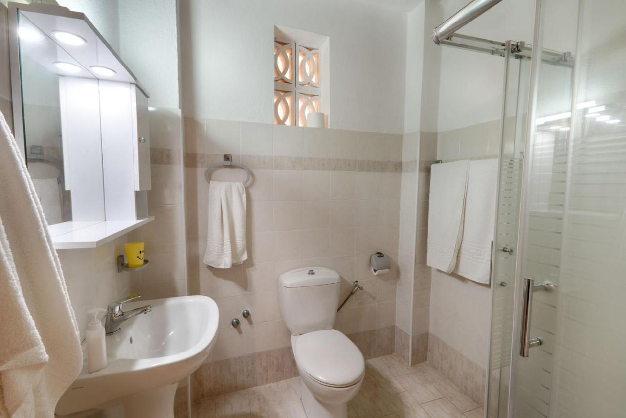 Ágios Matthaíos Christinas Apartments מראה חיצוני תמונה